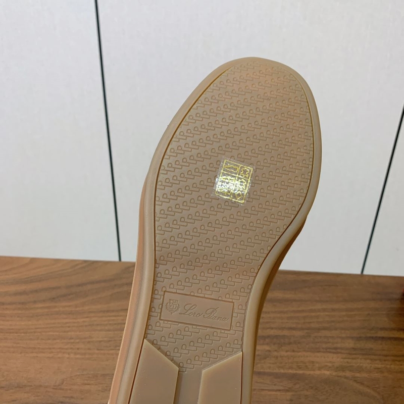 L0r0 P1ana sneakers